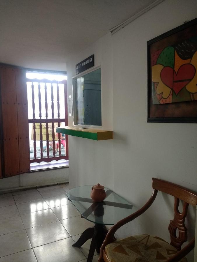 Hostal Fareb Cartagena エクステリア 写真